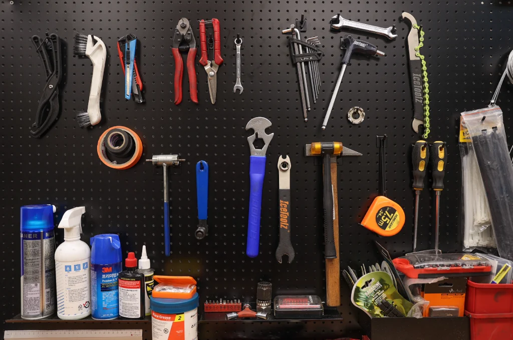 professional tools to maintain rental bikes at weride
